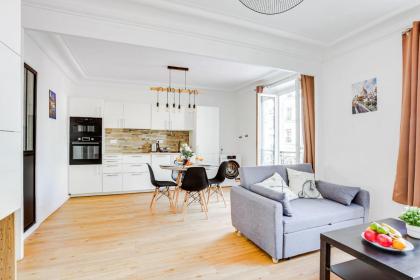 Montmartre & Sacré-Coeur - CityApartmentStay - image 3