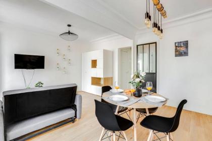 Montmartre & Sacré-Coeur - CityApartmentStay - image 8