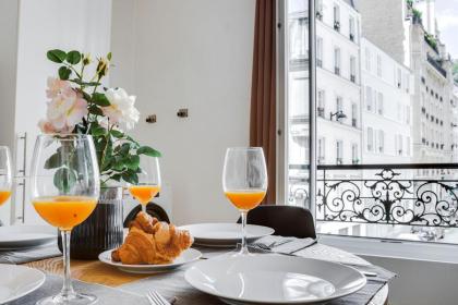Montmartre & Sacré-Coeur - CityApartmentStay - image 9