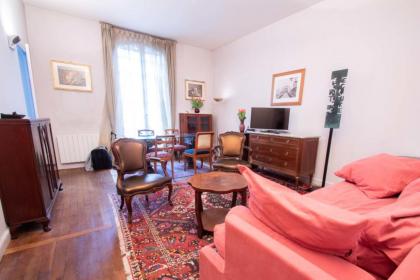 Spacious 50 m cocoon in the heart of Paris 17th