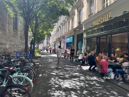 Stay In The Heart Of Paris - image 21