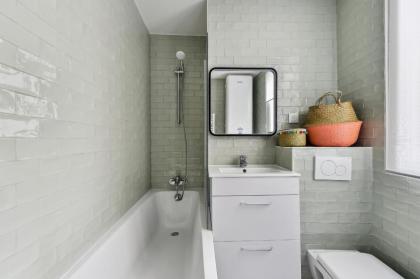 Montmartre & Abbesses - CityApartmentStay - image 19