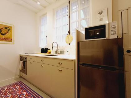 Happy Stay Paris - Marais Deluxe Suite - image 13