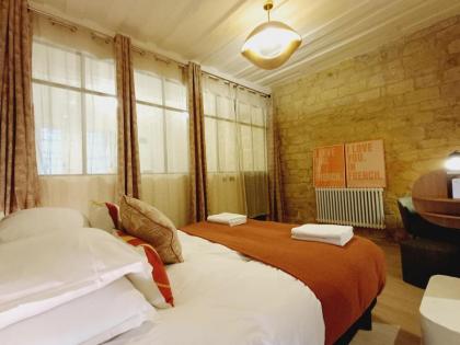 Happy Stay Paris - Marais Deluxe Suite - image 15