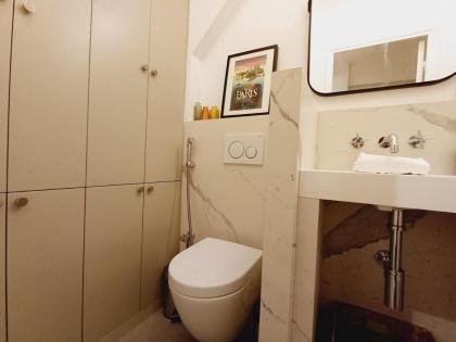 Happy Stay Paris - Marais Deluxe Suite - image 3