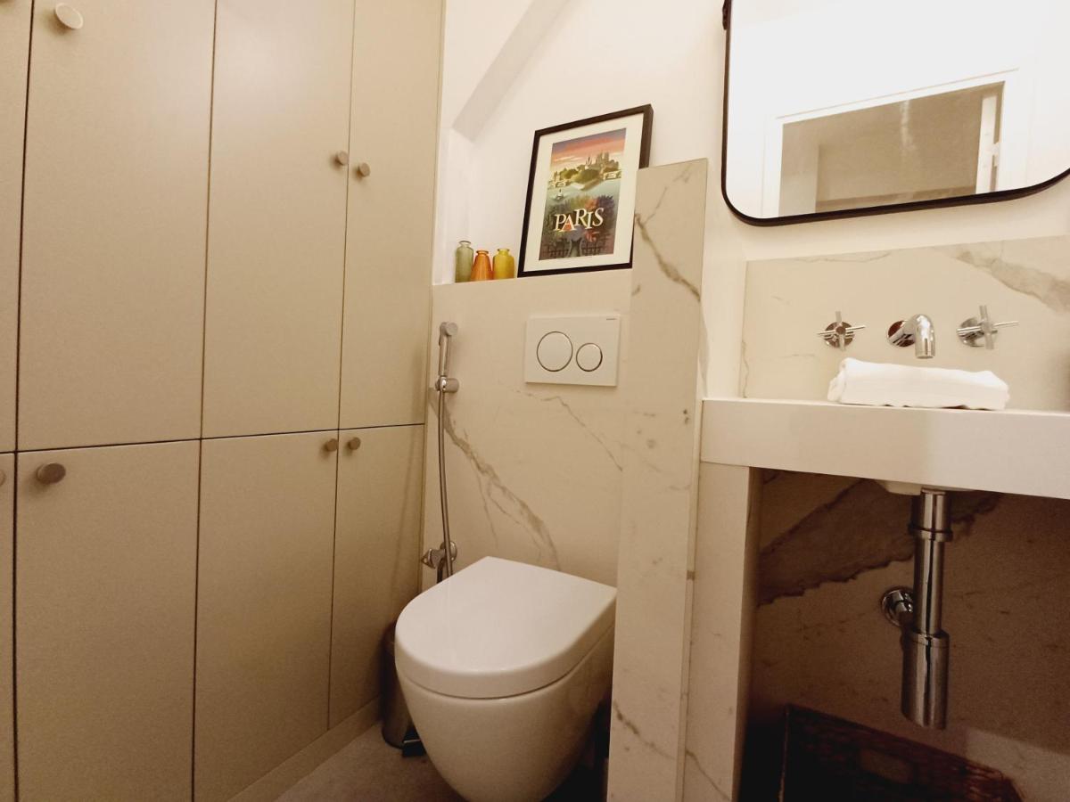 Happy Stay Paris - Marais Deluxe Suite - image 3