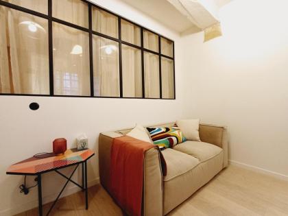 Happy Stay Paris - Marais Deluxe Suite - image 7