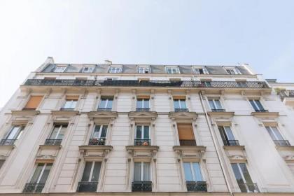 Stylish 1BD Apart for 2 - Canal Saint-Martin - image 25