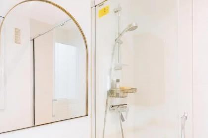 Stylish 1BD Apart for 2 - Canal Saint-Martin - image 29