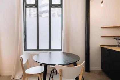 Charming Loft near Montmartre - image 10