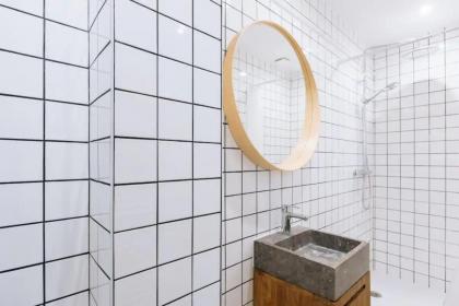 Charming Loft near Montmartre - image 19