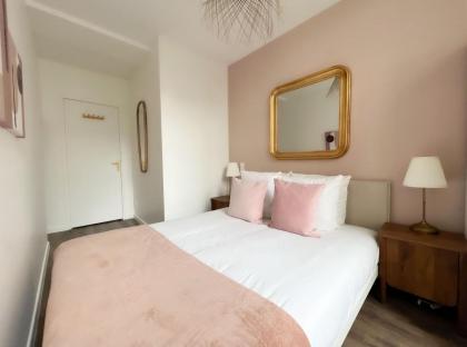 Cosy 5 bedroom & 2 bathroom-Marais - image 30