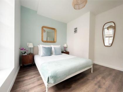 Cosy 5 bedroom & 2 bathroom-Marais - image 5
