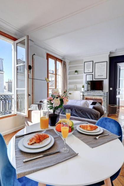 Marais & Places des Vosges - CityApartmentStay - image 10