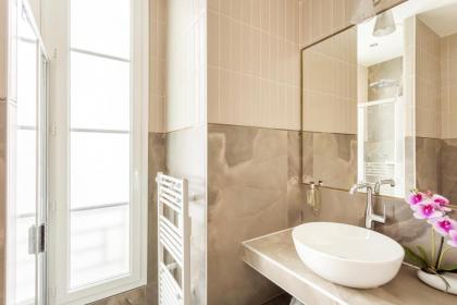 Luxury 6 Bedroom 3 Bathroom Louvre Champs Elysees - image 12