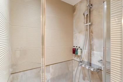 Luxury 6 Bedroom 3 Bathroom Louvre Champs Elysees - image 13