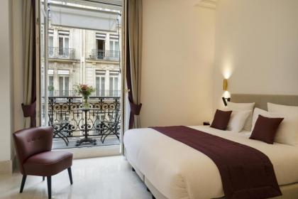 Vestay Montaigne - image 26