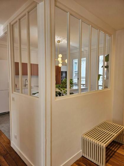 TYPICAL HAUSSMANNIEN FLAT - image 21