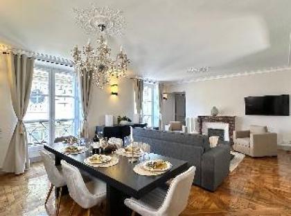 B1573 - Luxembourg Garden - Wonderful apartment - image 10