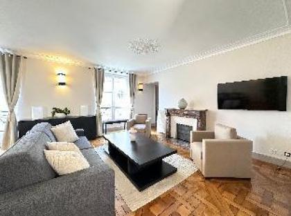 B1573 - Luxembourg Garden - Wonderful apartment - image 14