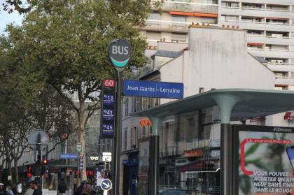 Paris' Premium Romantic Studio - image 15