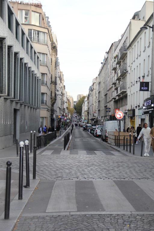 Paris' Premium Romantic Studio - image 7