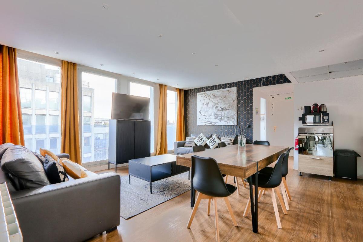 Urban Flat 129 - Art Love Champs-Elysees - main image