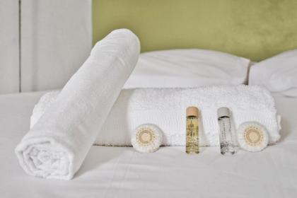 Quiet apartment in the 6th arrondissement Paris - Welkeys - image 10