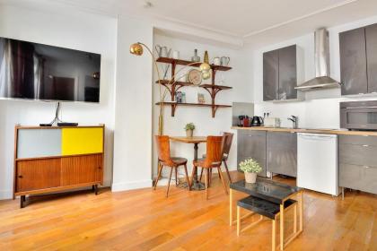 Quiet apartment in the 6th arrondissement Paris - Welkeys - image 4