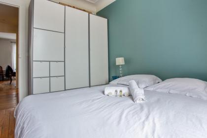 Typical Parisian flat in the 15th arrondissement - Welkeys - image 14