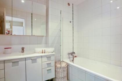 Typical Parisian flat in the 15th arrondissement - Welkeys - image 15