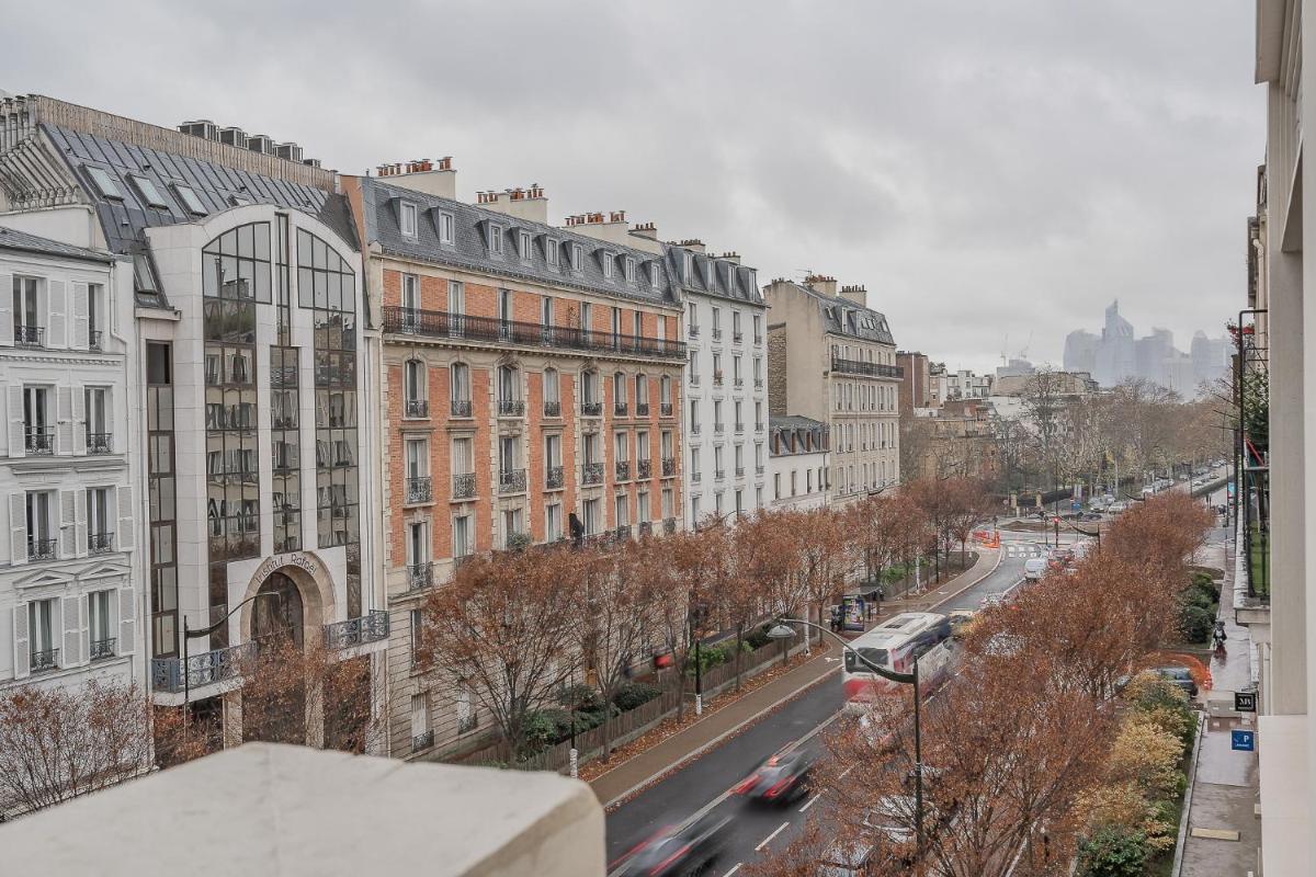 Yuna Porte-Maillot - ApartHotel - main image