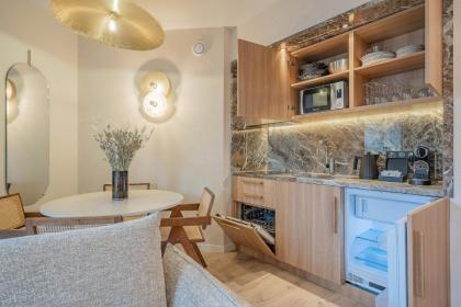 Yuna Porte-Maillot - ApartHotel - image 3