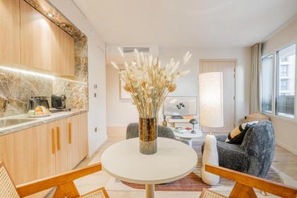 Yuna Porte-Maillot - ApartHotel - image 5