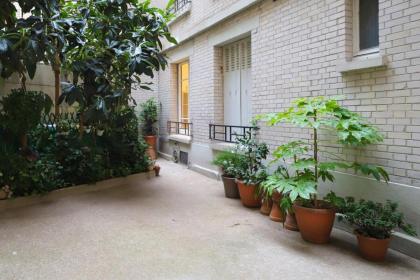 Paris - Tournelles - Place des Vosges - image 17