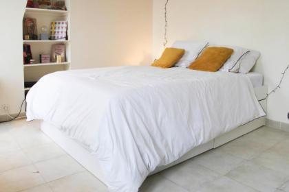 26 m love cocoon with Eiffel Tower view