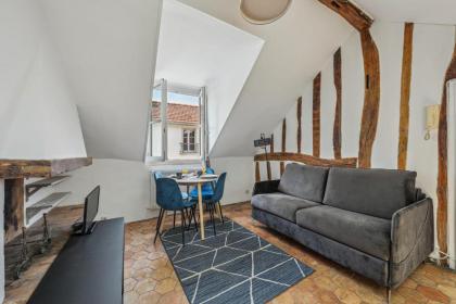 Heart of Latin Quarter - CityApartmentStay