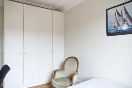 Quiet apartment - near park - image 13