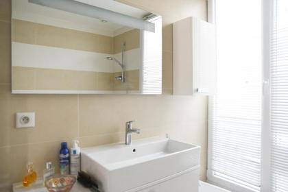 Quiet apartment - near park - image 14