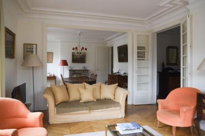 Quiet apartment - near park - image 3