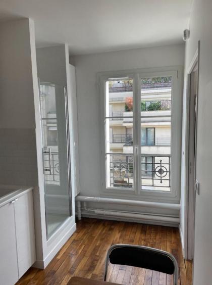 Cosy & Quaint 1BD Studio near The Seine Banks! - image 12