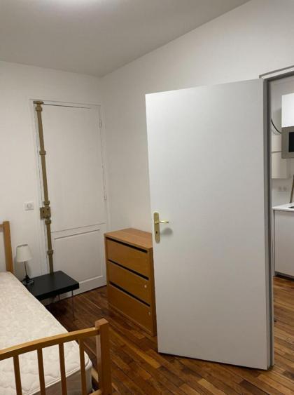 Cosy & Quaint 1BD Studio near The Seine Banks! - image 9