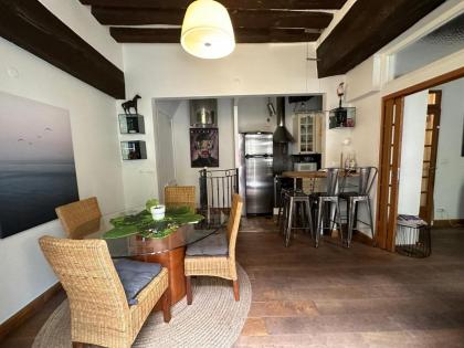 Paris exclusif quartier latin avec jardin charme fou ! - image 10