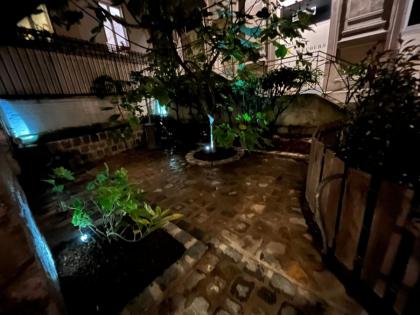 Paris exclusif quartier latin avec jardin charme fou ! - image 18