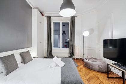 Appartement luxueux proche de la Tour Eiffel - image 12