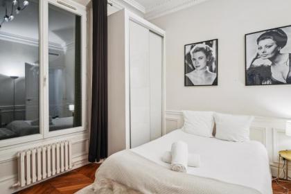 Appartement luxueux proche de la Tour Eiffel - image 13