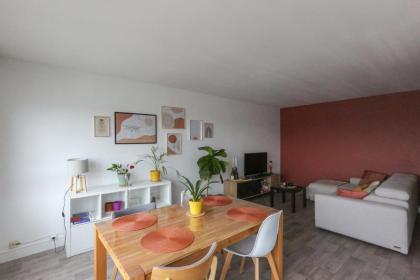 Spacious nest with view of Paris unoverlooked
