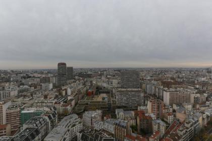 Spacious nest with view of Paris unoverlooked - image 13