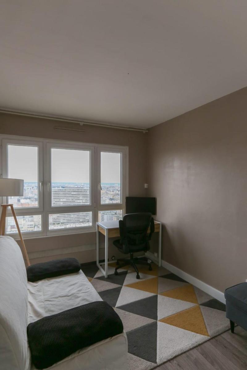 Spacious nest with view of Paris unoverlooked - image 6