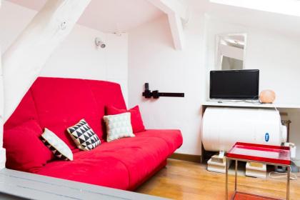Superb Apt With A Balcony At The Heart Of Paris ! - image 10